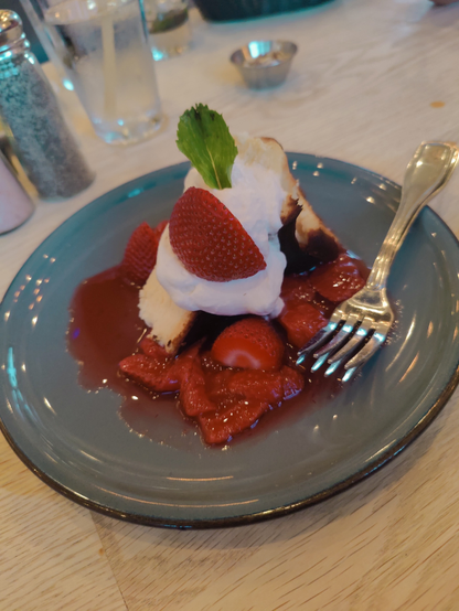 Strawberry basque cheesecake